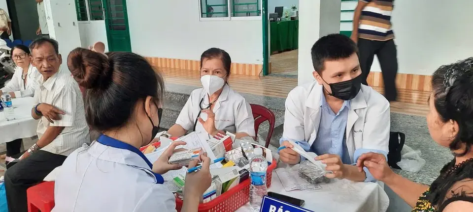 Phòng khám Nội nhân đạo khám và cấp phát thuốc miễn phí lần thứ 72 (ảnh 3/5)