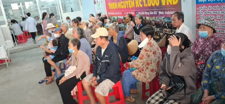 Phòng khám Nội nhân đạo khám và cấp phát thuốc miễn phí lần thứ 75 (ảnh 2/5)