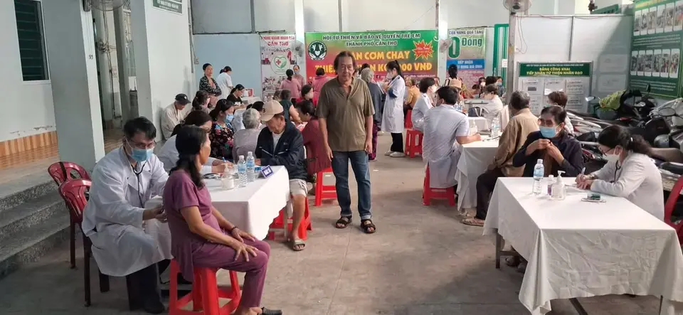 Phòng khám Nội nhân đạo khám và cấp phát thuốc miễn phí lần thứ 75 (ảnh 3/5)