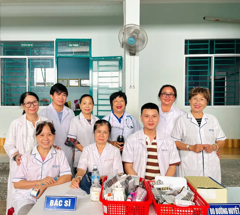 Phòng khám Nội nhân đạo khám và cấp phát thuốc miễn phí lần thứ 76 (ảnh 4/5)