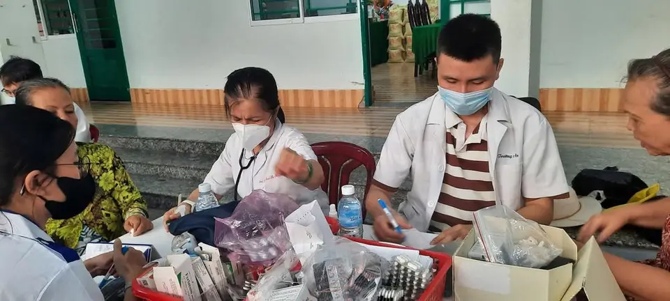 Phòng khám Nội nhân đạo khám và cấp phát thuốc miễn phí lần thứ 76 (ảnh 5/5)