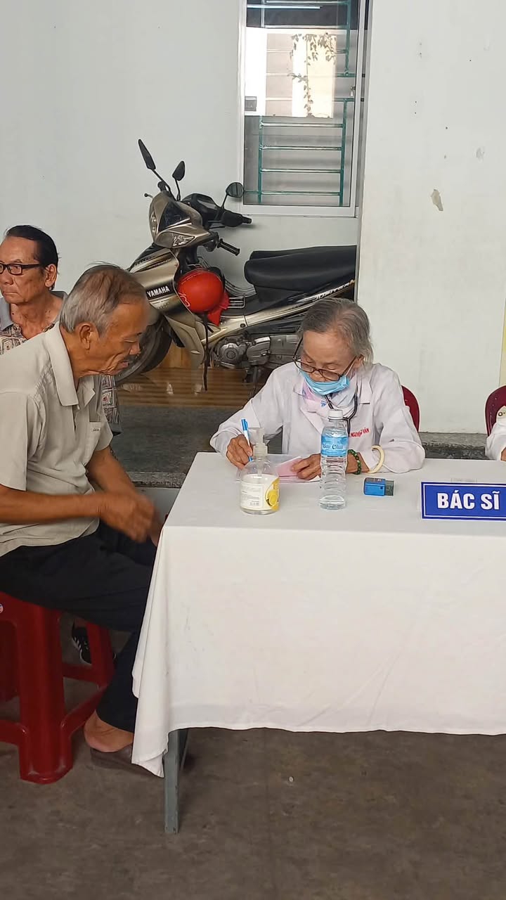 Phòng khám Nội nhân đạo khám và cấp phát thuốc miễn phí lần thứ 89 (ảnh 1/5)